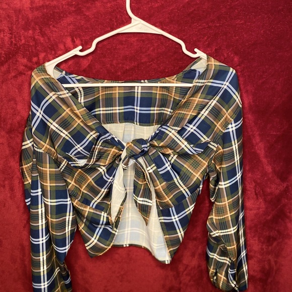 Knot Front Plaid Crop Shirt - Picture 1 of 3